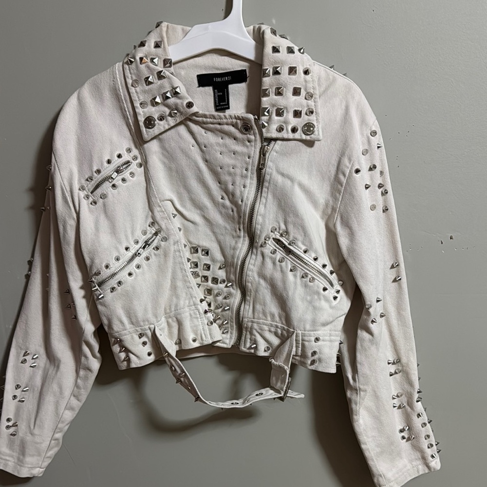 New without tags forever 21 studded Denim  jacket